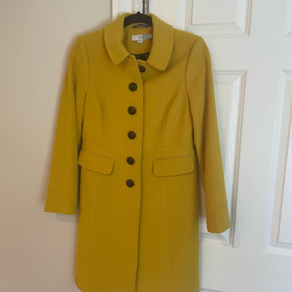 Almost new beautiful soft wool coat in Chartruese yellow. Beautifully made. - Picture 1 of 2
